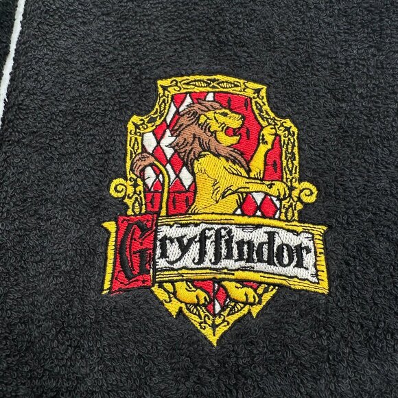 Harry Potter Towels Embroidered Gryffindor Hand Towel Set Hogwarts Wizard Witch - Picture 11 of 11